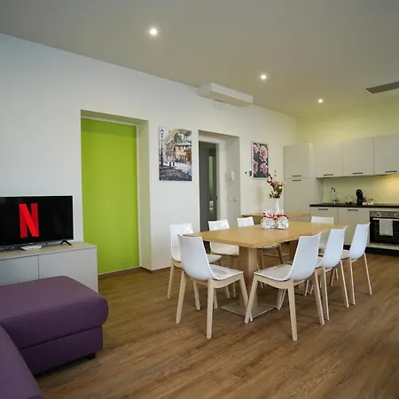 Camelia Leonardo Academy, Mxp & Lakes Appartement Sesto Calende